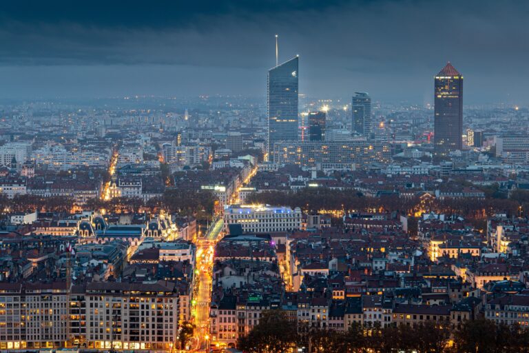 Organisez un Séminaire Réussi : Bâtissez votre Équipe à Paris, Lyon et en France.