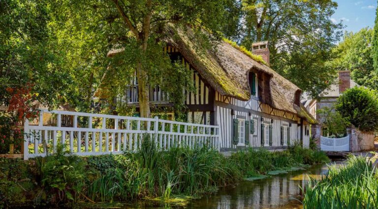 La Veules : à pied le long du plus petit fleuve de France, à Veules-les-Roses